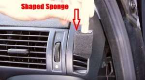 car air vent﻿ cleaning with a shaped sponge