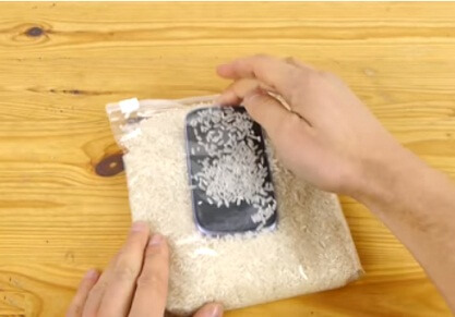 how to save your phone when it gets wet